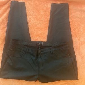 Celebrity Pink Fake Leather skinny jeans in black. Used condition.